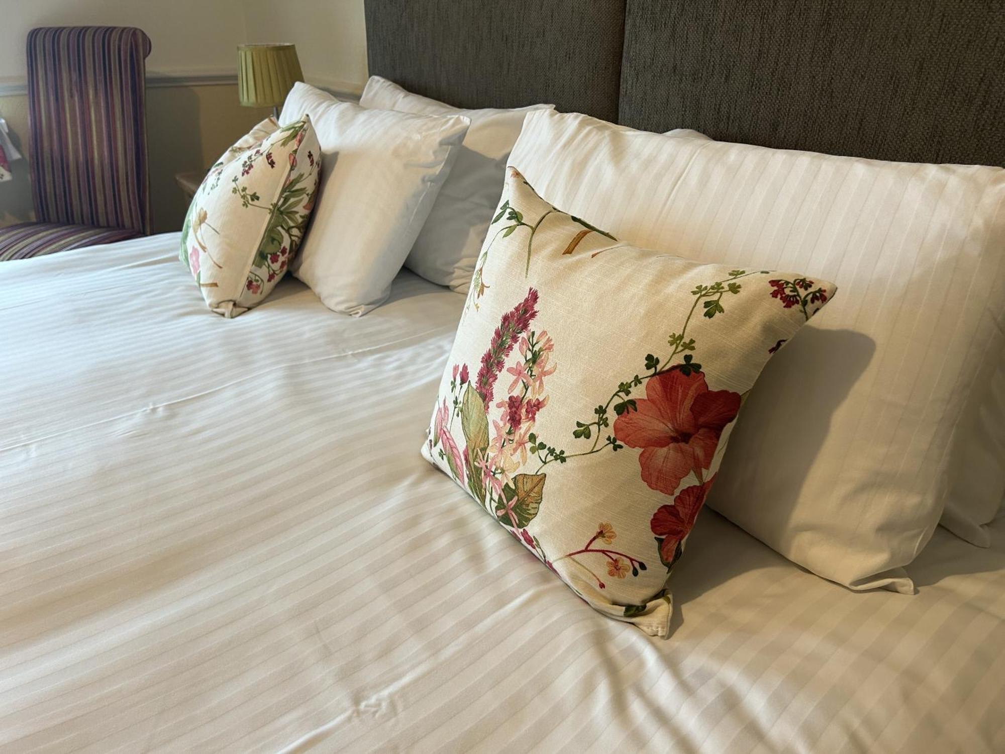 Harbour Lights Guesthouse Free Breakfast Уеймут Екстериор снимка